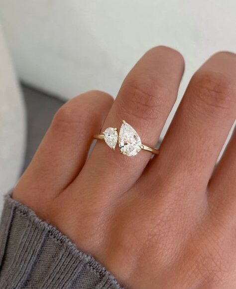 Top 10 Toi et Moi Engagement Ring Designs Trending Now